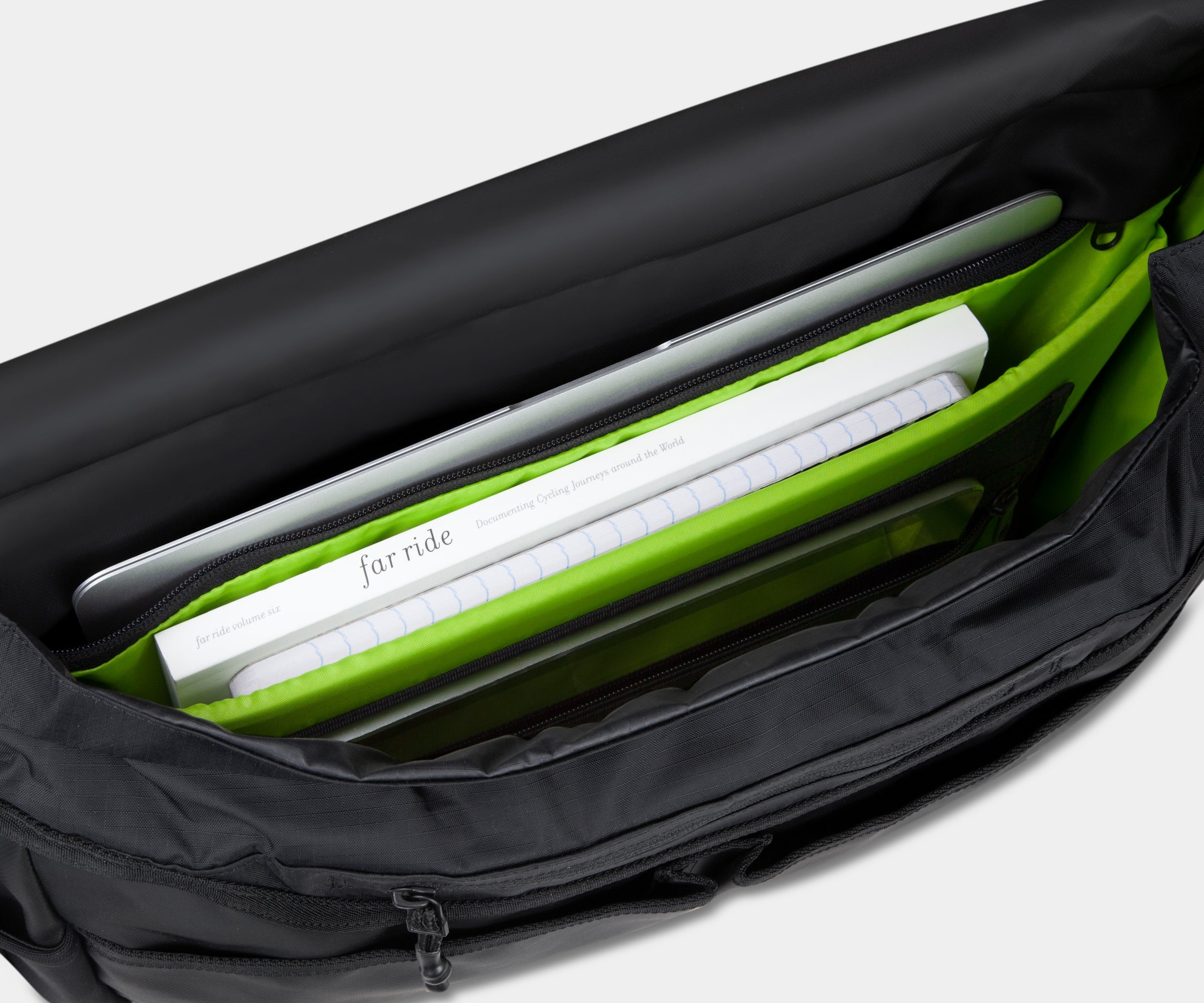 Especial Stash Messenger Bag - Image 15